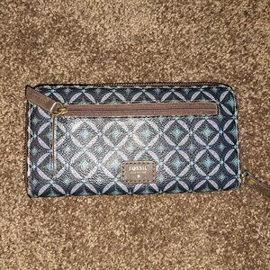Fossil Sydney Signature Fan Blue Diamond Zip Around Wallet